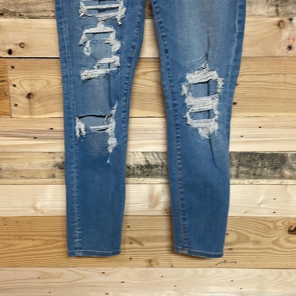 American Eagle Outfitters size 12 Short Medium Wash Next Level Stretch Jeans - Picture 6 of 13
